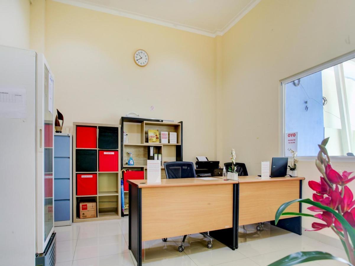 Отель Oyo 90141 3A Syariah Джакарта Экстерьер фото